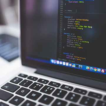 热刺惊险获胜，暂居积分榜前列