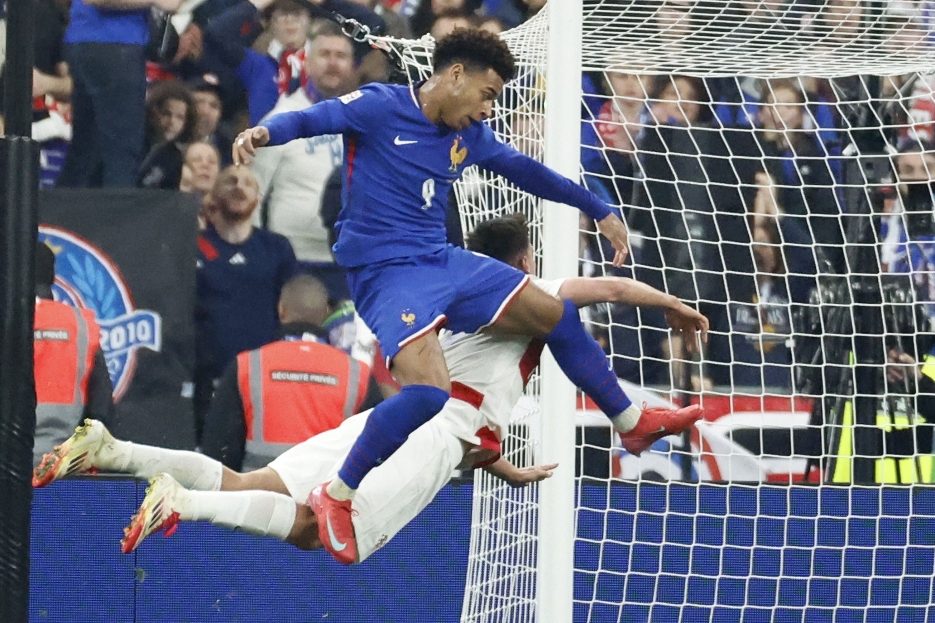 1xBit体育官网登录网址-包含顶级对抗：欧洲足球传奇时刻的词条