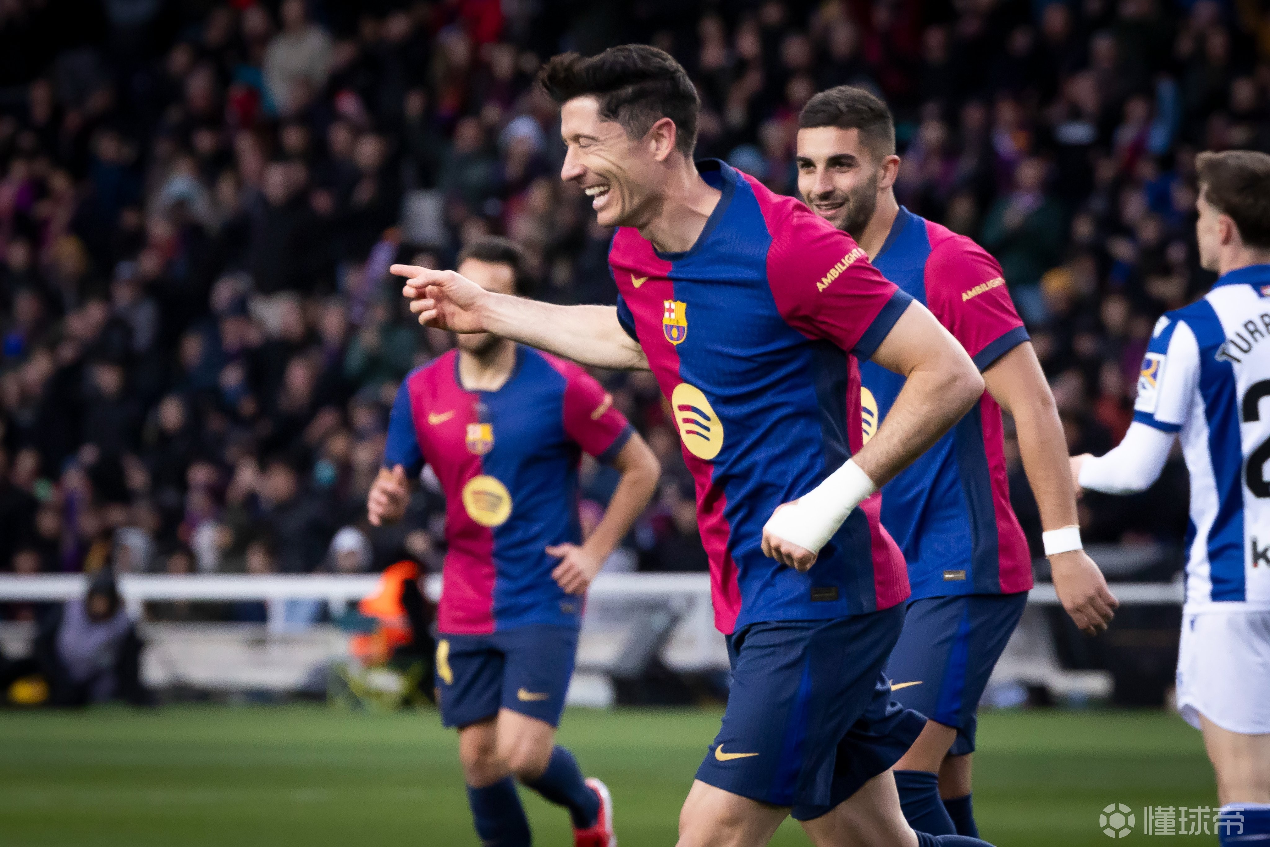 1xBit体育下载-关于梅西再破门！巴萨再获全胜，防线顽强出战的信息