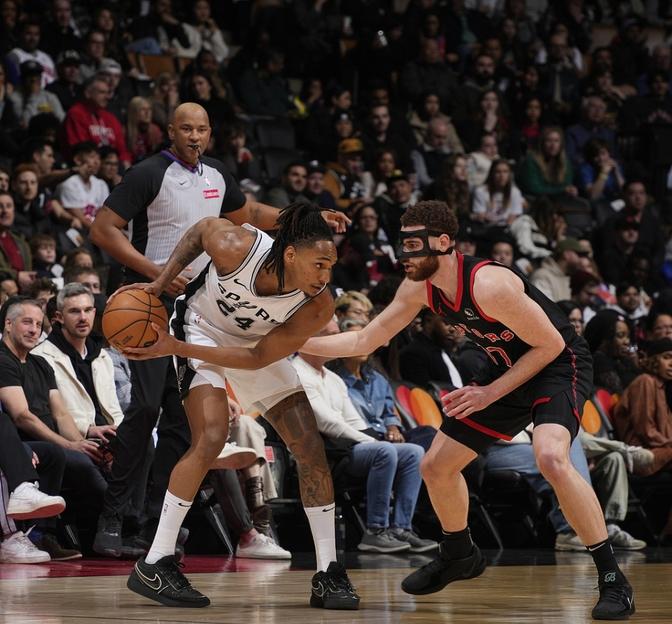 1xBit体育app下载-猛龙主场大胜马刺，稳坐东部第一