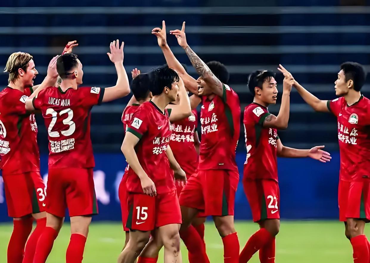 1xBit体育亚洲官网-国安对阵上港，双方实力均衡谁能打出火花？的简单介绍