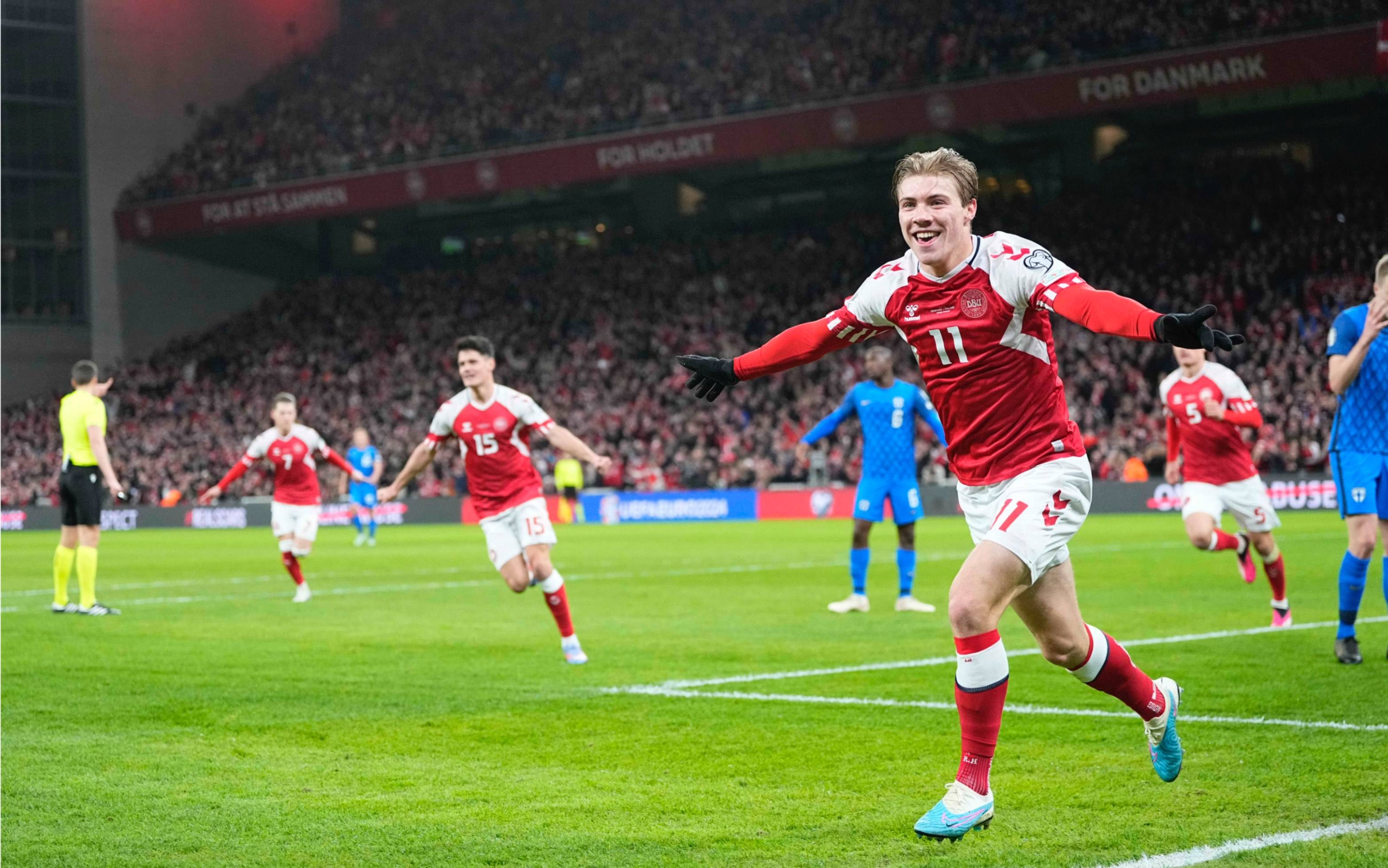 1xBit体育教练-包含荷兰队在与丹麦队的比赛中表现出色,轻松取得胜利的词条